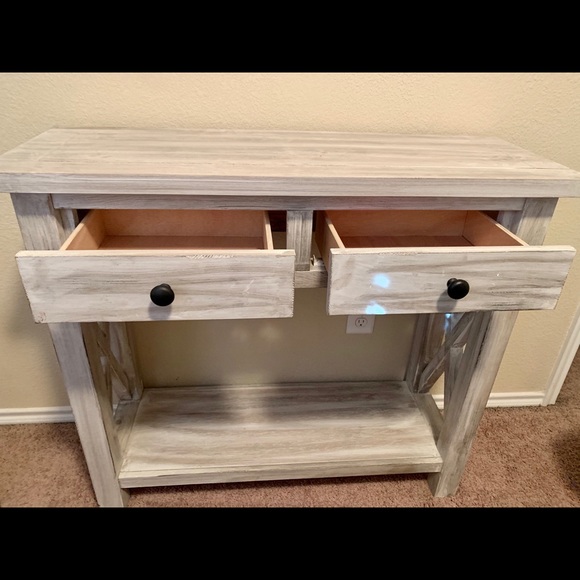 Table - Picture 3 of 4